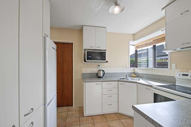 2/4 Gatonby Place Avonhead_1