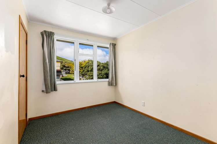 301-303 Warspite Avenue Waitangirua_15