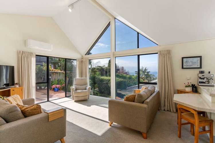 2/4 Oban Road Browns Bay_7