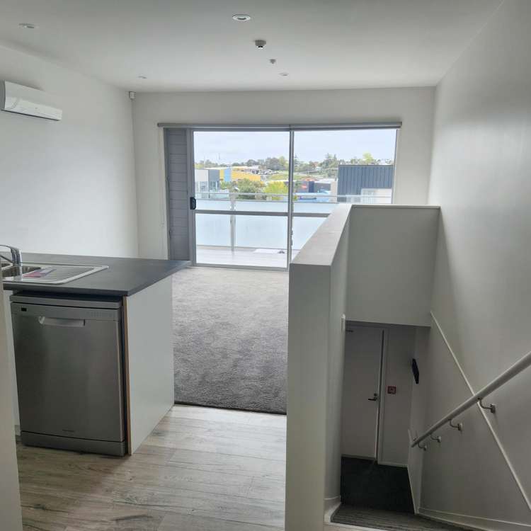 18/45 Karepiro Drive Stanmore Bay_1