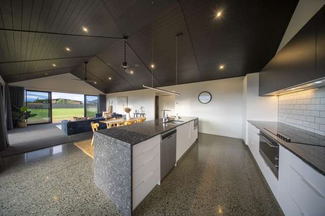 60 Takitimu Avenue Te Anau_4