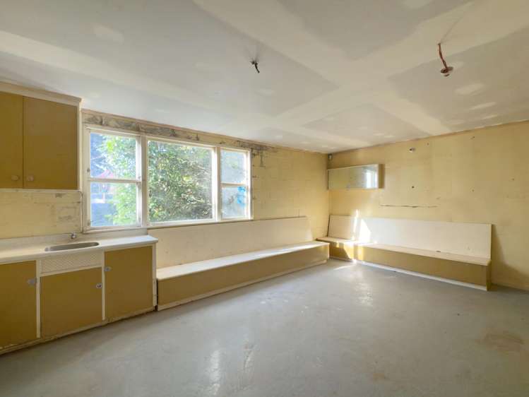 149 High Street South Carterton_5