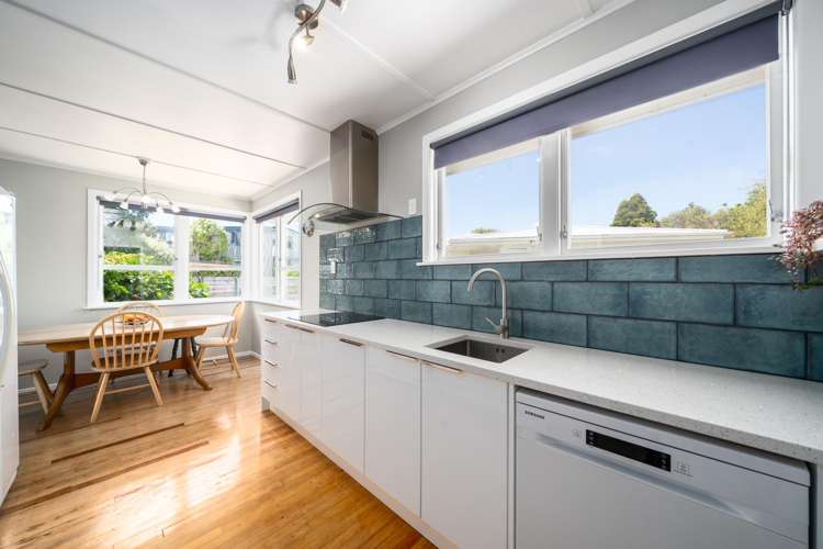 11 Pauline Way Paparangi_4