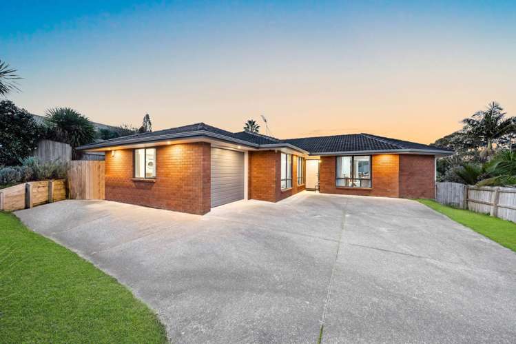 29 Broadfield Street Massey_2