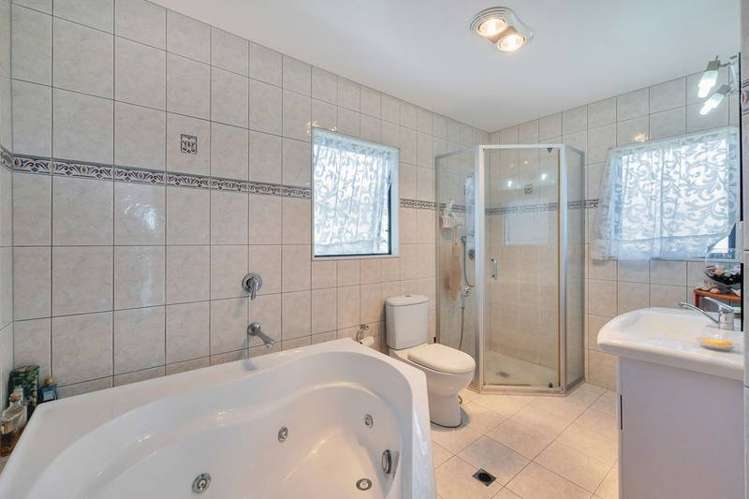 2 Alcove Place Totara Heights_13