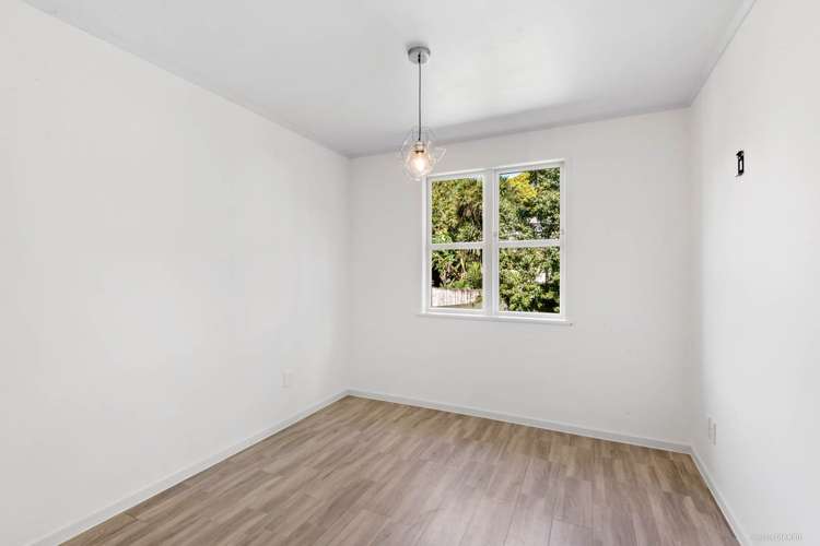 56 Vandeleur Avenue Birkdale_16