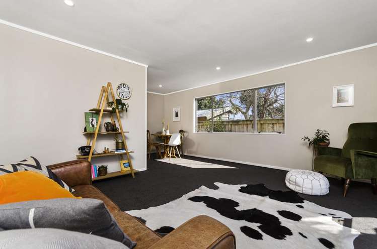 2/60 Taikata Road Te Atatu Peninsula_1