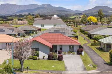 8 Gleneagles Drive_4