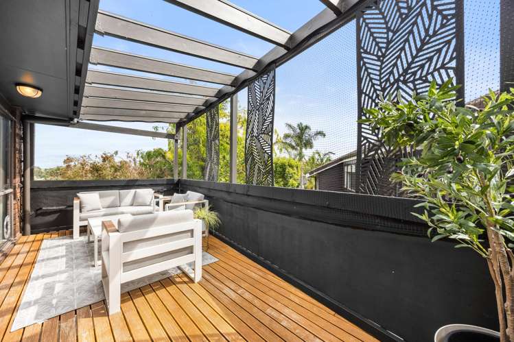 3 Pinewood Grove Botany Downs_19