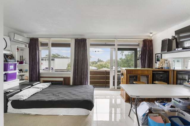 16/9a Esplanade Road Mount Eden_1