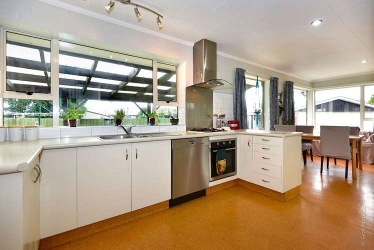 47 Damien Place Bromley_6