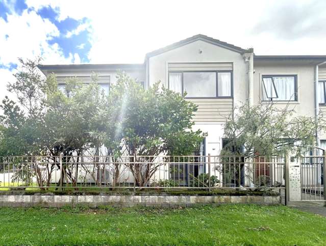 Superb Location - 4 bedrooms Townhouse