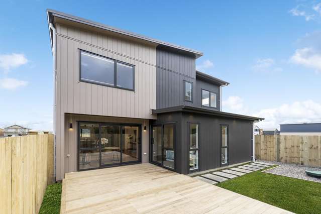 Luxury Five-Bedroom Home in Seaside Community