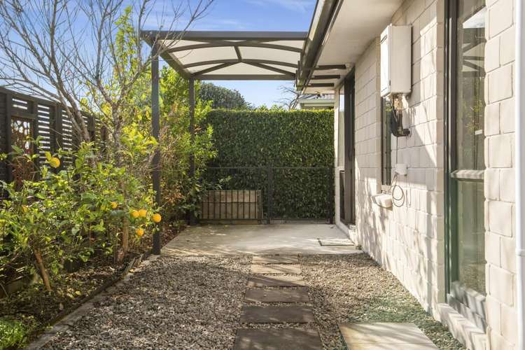 3 Ellesmere Close Pyes Pa_12