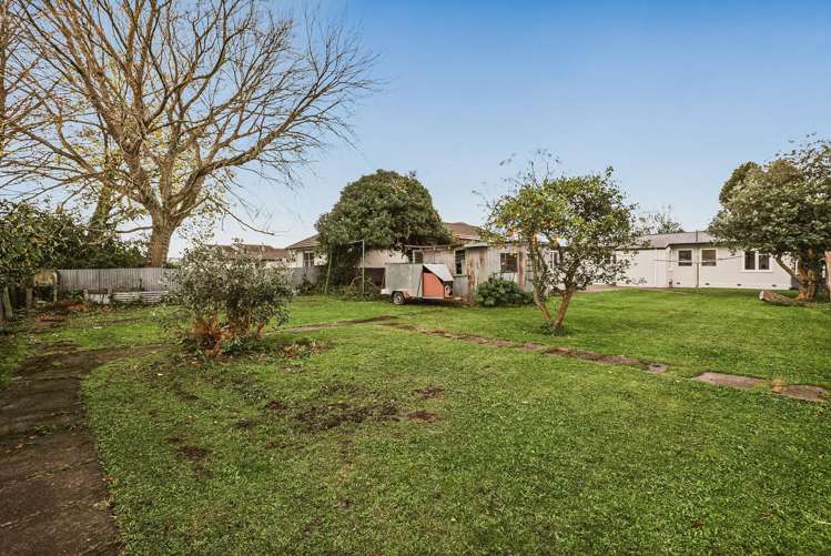 809 Maitland Crescent Mayfair_15