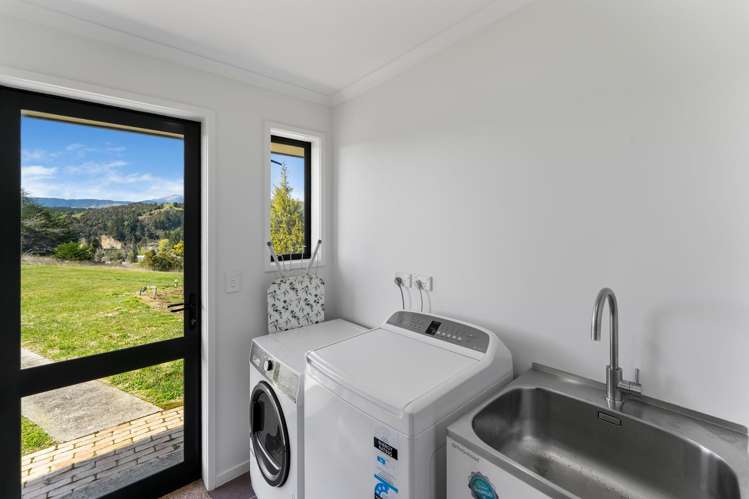 76 Pretty Bridge Valley Road Wakefield_17