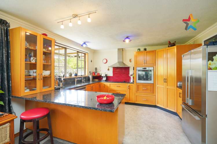 73 Black Road Otatara_11