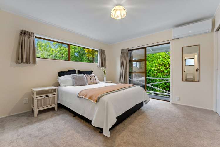 2/1 Trelawny Place Hillcrest_13
