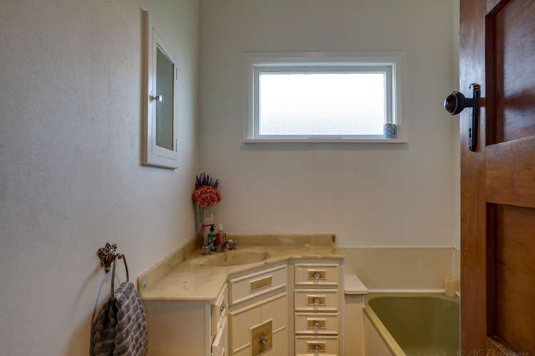 12 Hertford Street Kensington_12