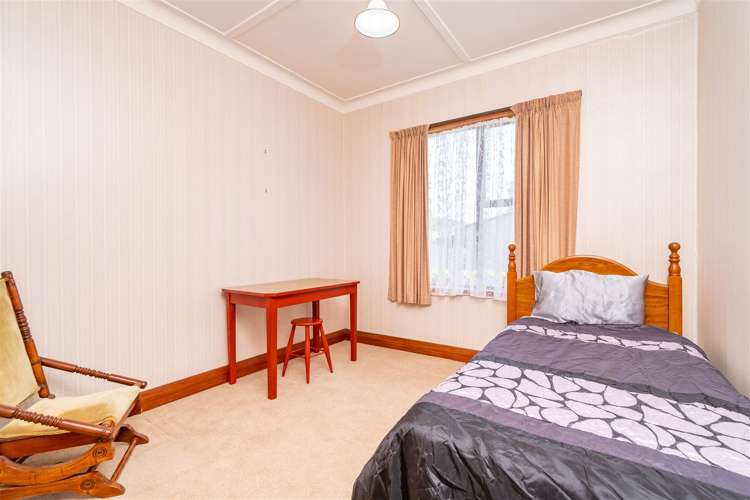 22 Ainslee Place North East Valley_13