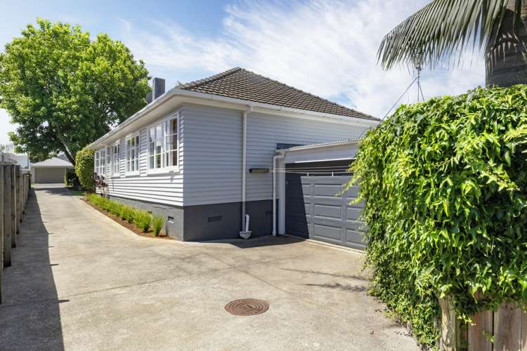 18 Rewi Road Royal Oak_19