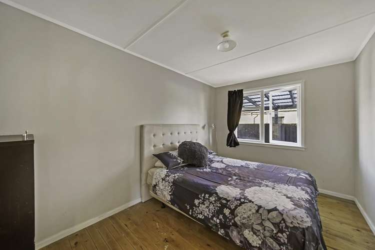 6 Carisbrooke Street Aranui_12