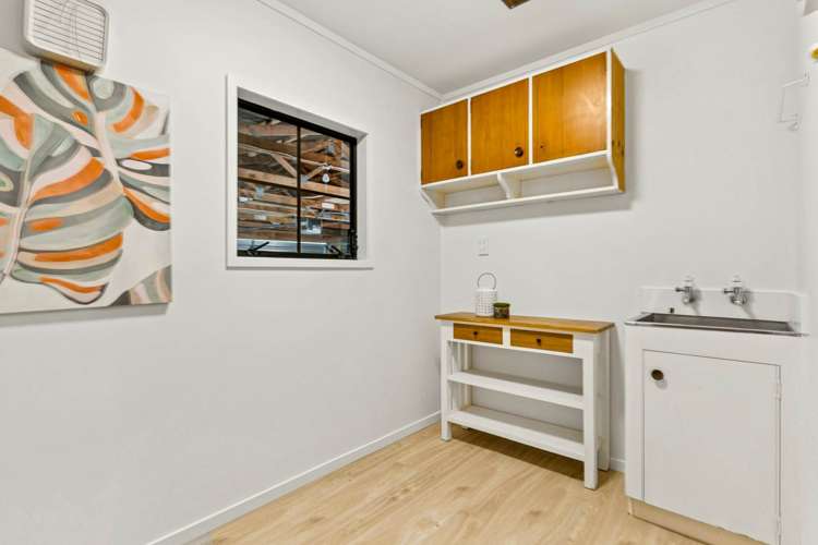 28 Longfellow Parade Glen Eden_21
