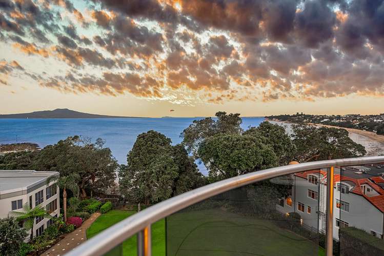 6b/173 Hurstmere Road Takapuna_4