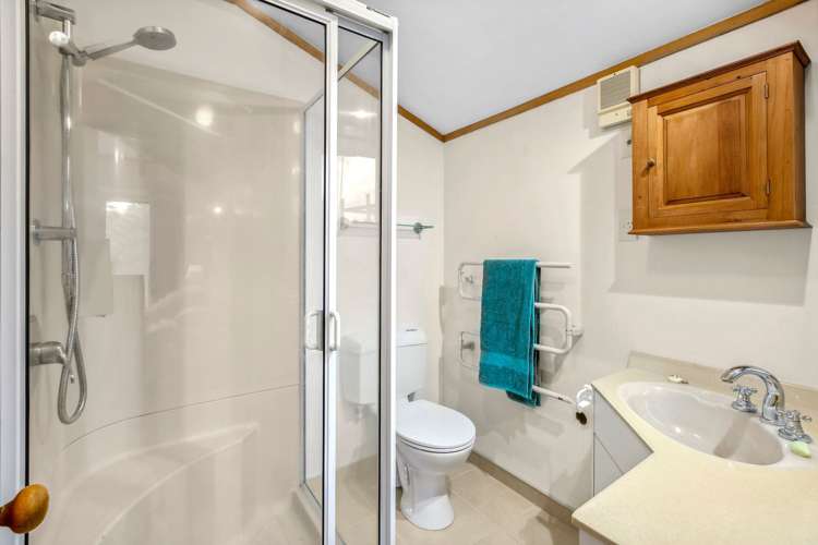 10 Redwood Crescent Westown_14