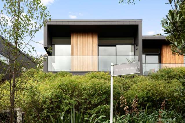 Exclusive Treehouse in Beautiful Erskine