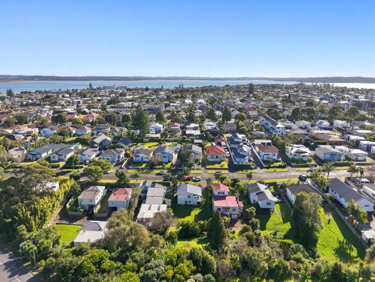 38 Montrose Street Point Chevalier_3