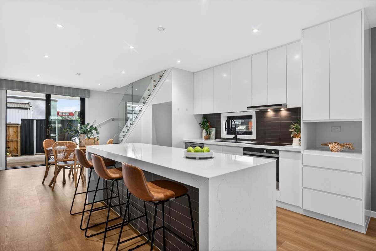 35 Otuwairoa Esplanade_0