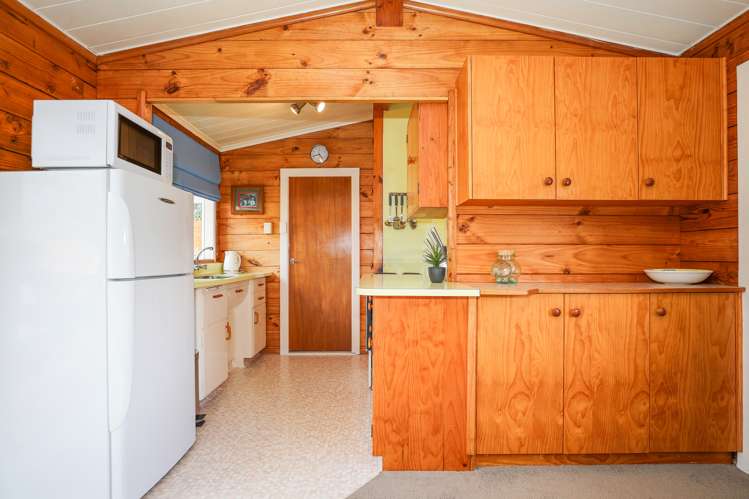 19 Wharewaka Road Wharewaka_12