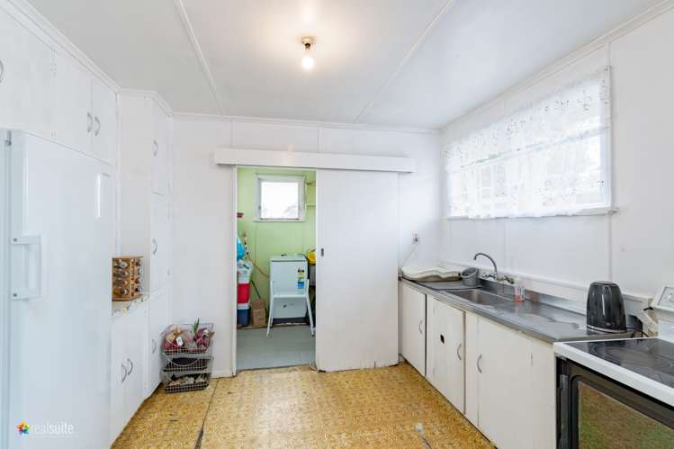 95 Warspite Avenue Cannons Creek_3