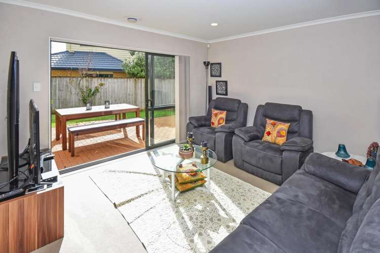 8 Ashkirk Place Wattle Downs_8