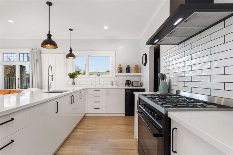 102 Idris Road Bryndwr_5