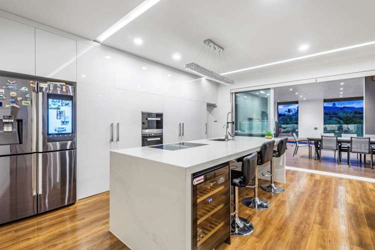 6 Throttle Close Dairy Flat_20