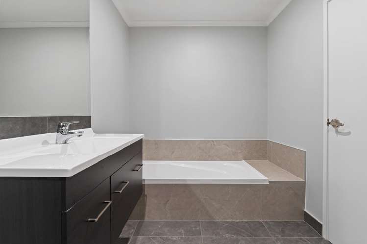 21 Seafarer Crescent Stanmore Bay_13