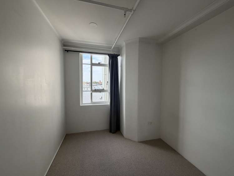 Unit 1, Level 4/5 Garden Place 10463_9