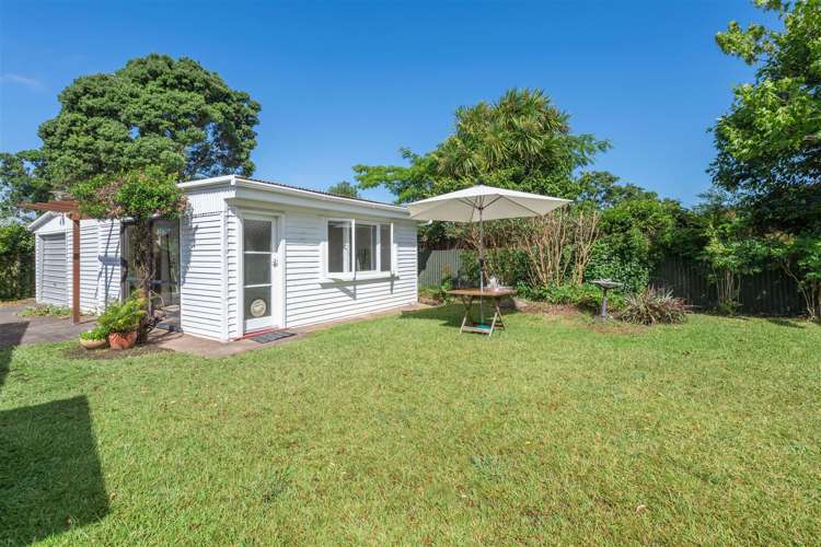 8 Boler Place New Lynn_20