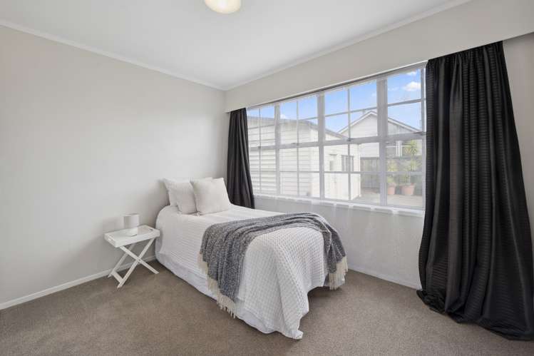 1 Milton Grove Owhata_11
