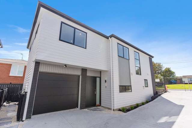 Walk to the Beach - Great Family Home