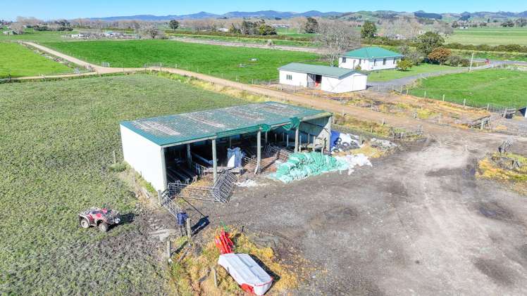 165 Canal Road East Waitakaruru_10