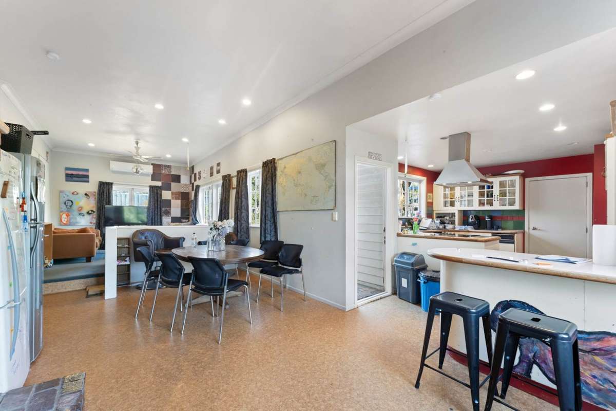 188 & 188A Gillies Avenue_4