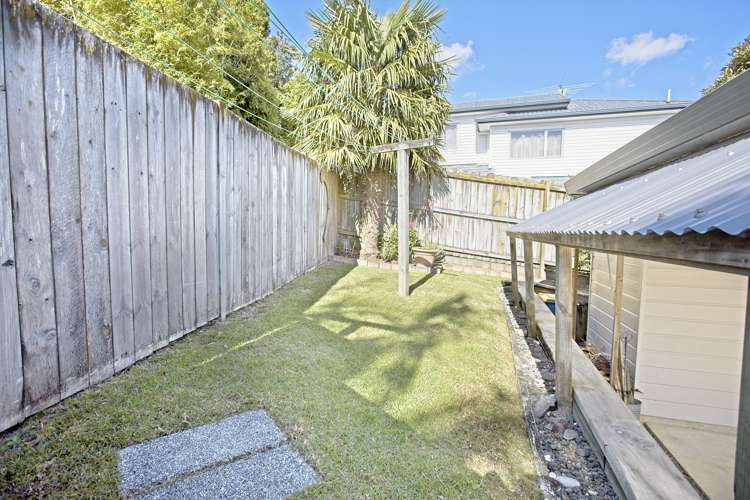 2/30 Sunset Road Unsworth Heights_23