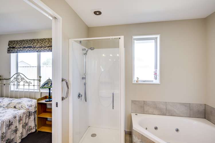 24 Onyx Place Awatoto_11