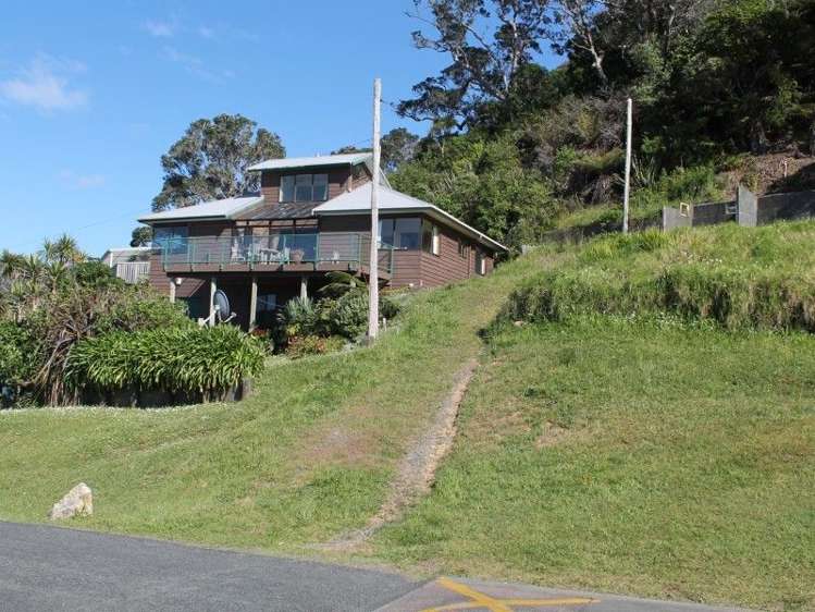 82 Ocean Beach Road Tairua_15