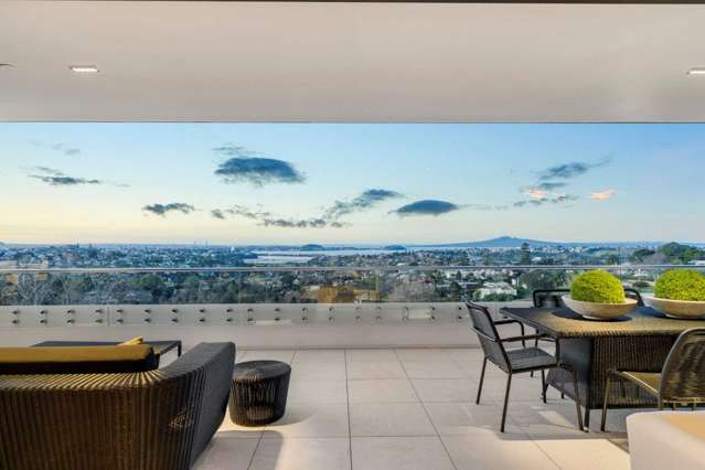 Remuera penthouse smashes NZ's auction record with $12.77m sale