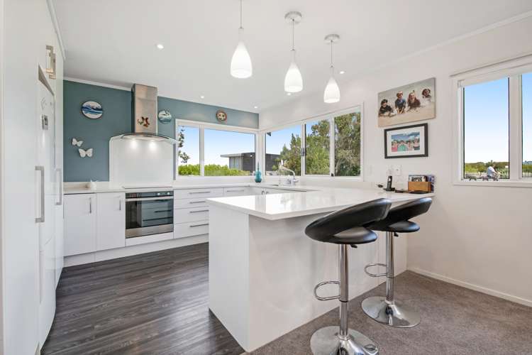 896 Whangaparaoa Road Manly_8
