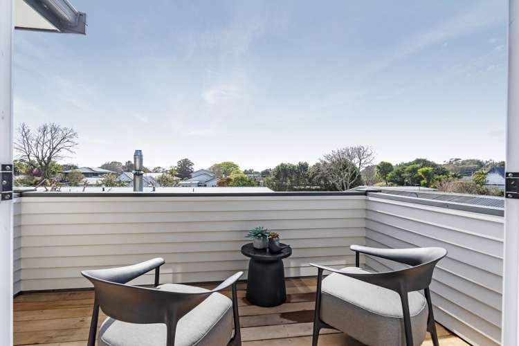 11 George Street New Plymouth Central_32